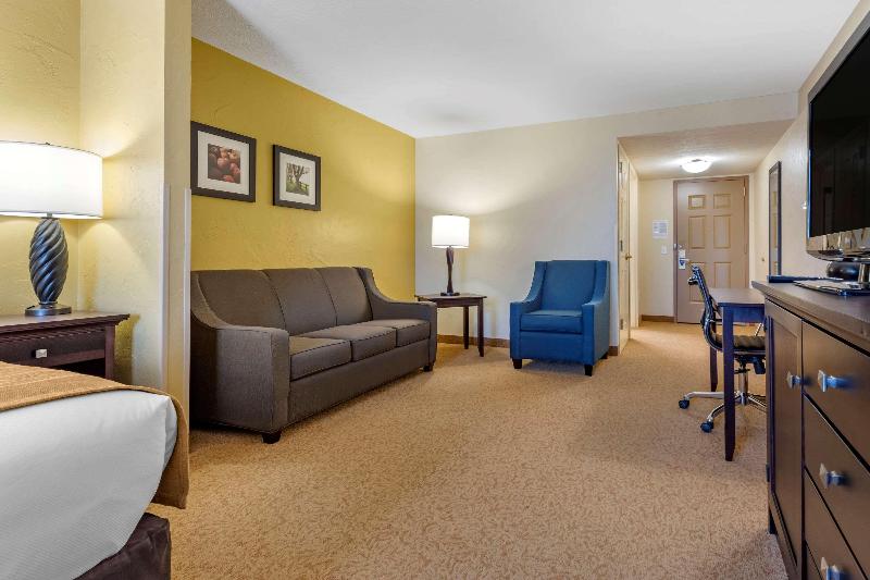 Comfort Inn Suites Dover image