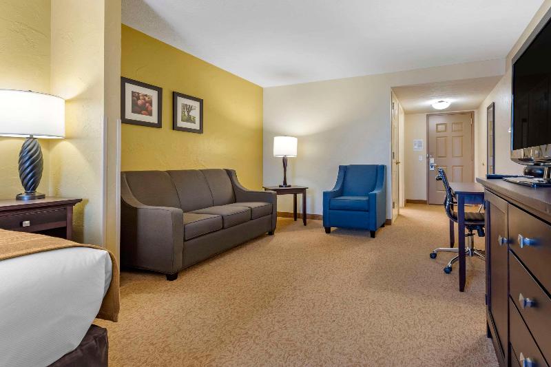 Comfort Inn Suites Dover image