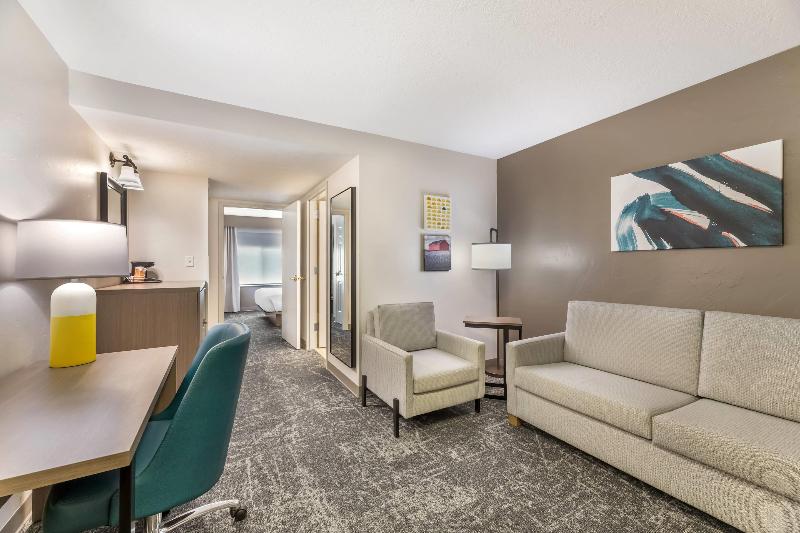 Comfort Inn Suites Dover image