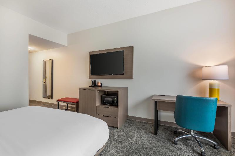 Comfort Inn Suites Dover image