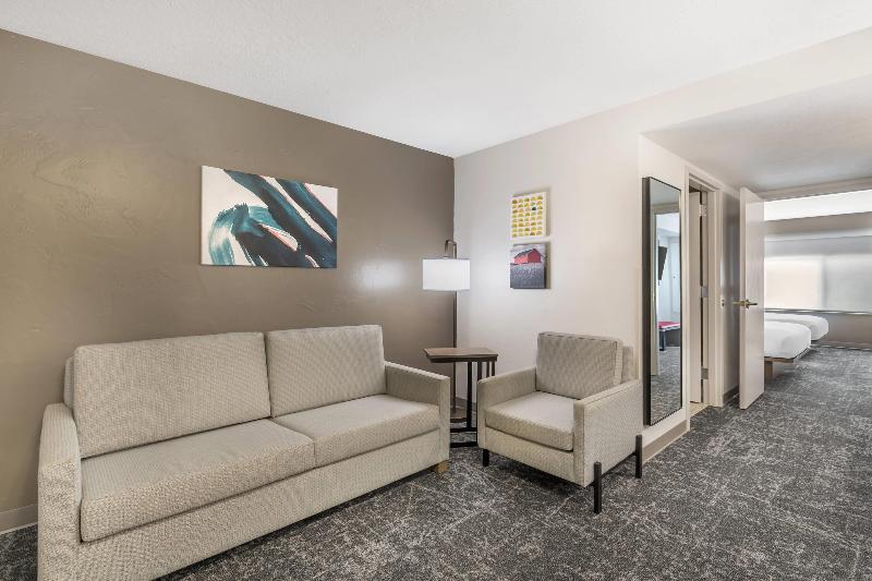 Comfort Inn Suites Dover image