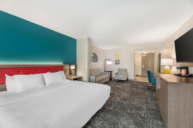 Comfort Inn Suites Dover image