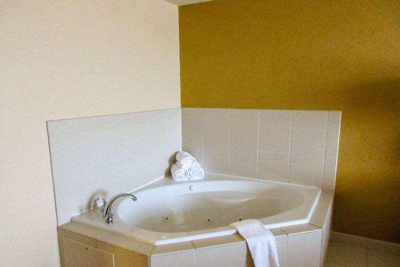 Comfort Inn Suites Dover image