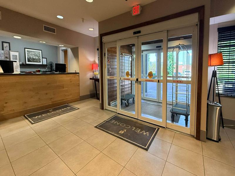 Country Inn & Suites By Radisson, Lima image