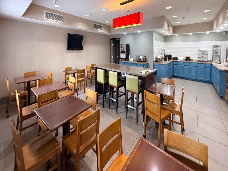 Country Inn & Suites By Radisson, Lima image