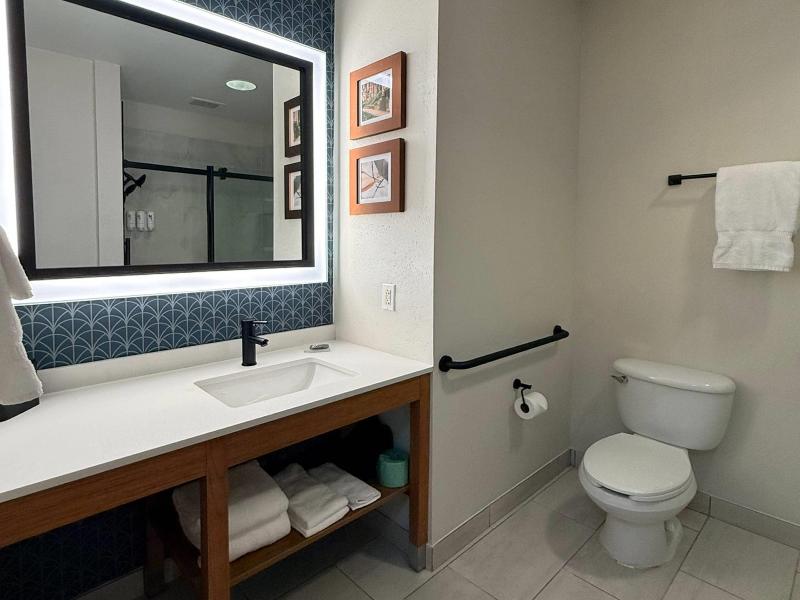 Country Inn & Suites By Radisson, Lima image