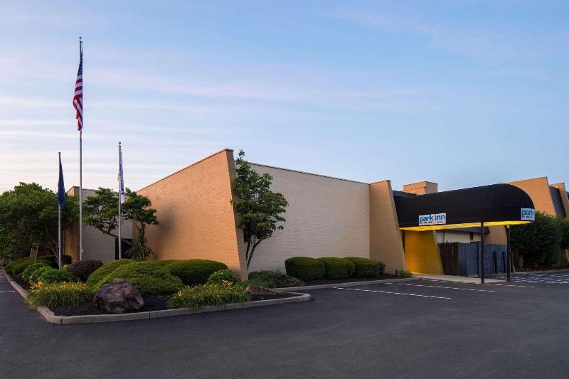 Park Inn Sharon Pa image