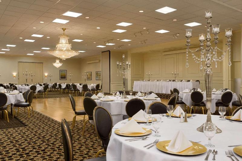 Park Inn Sharon Pa image
