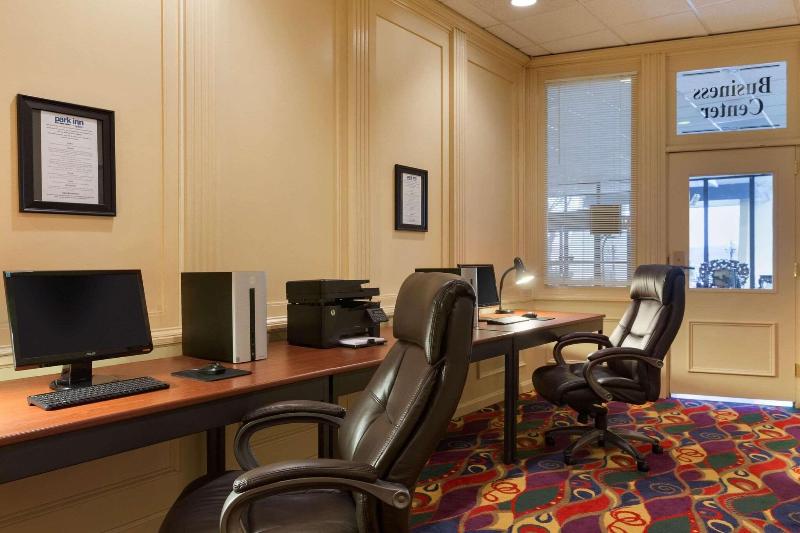 Park Inn Sharon Pa image