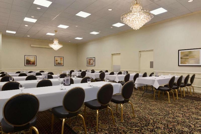 Park Inn Sharon Pa image