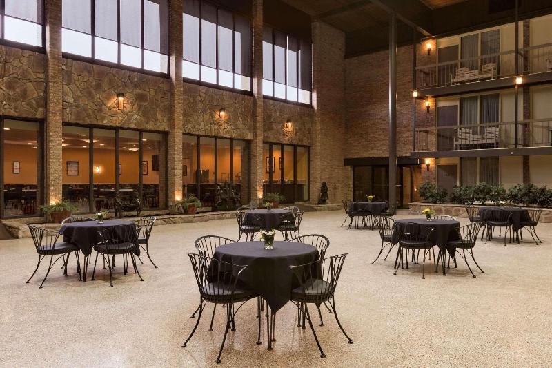 Park Inn Sharon Pa image