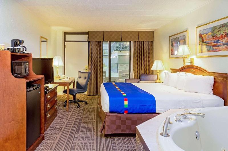 Park Inn Sharon Pa image