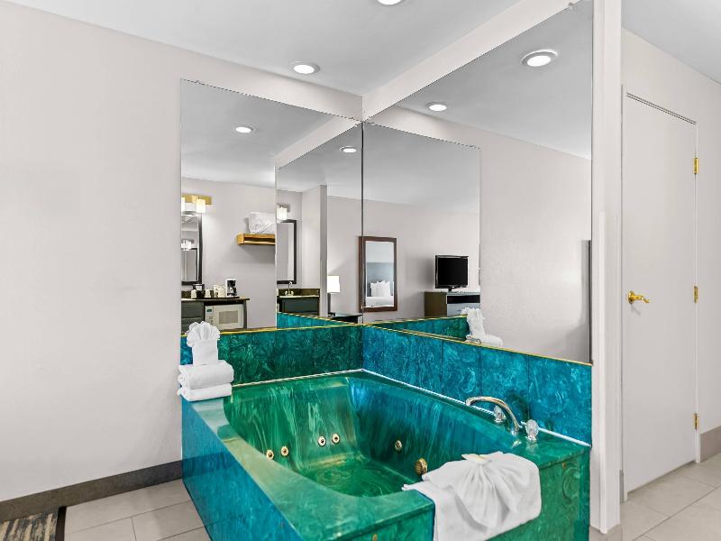 Country Inn Suites By Radisson Kenosha Wi image