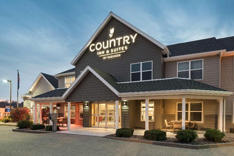 Country Inn Suites By Radisson Platteville Wi image