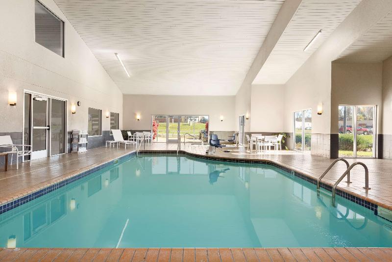 Country Inn Suites By Radisson Platteville Wi image