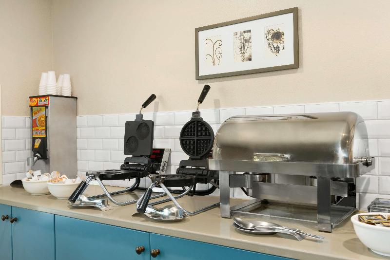 Country Inn Suites By Radisson Platteville Wi image