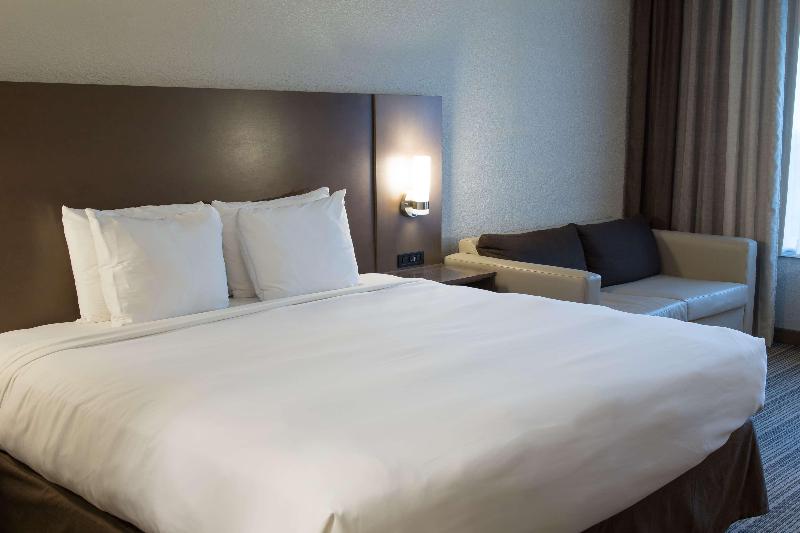 Country Inn Suites By Radisson Platteville Wi image