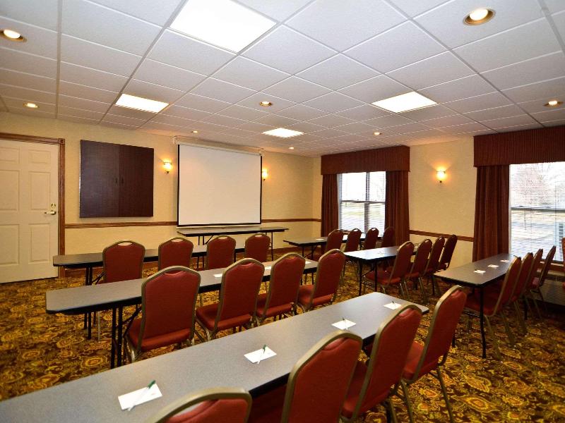 Country Inn Suites By Radisson Stevens Point Wi image
