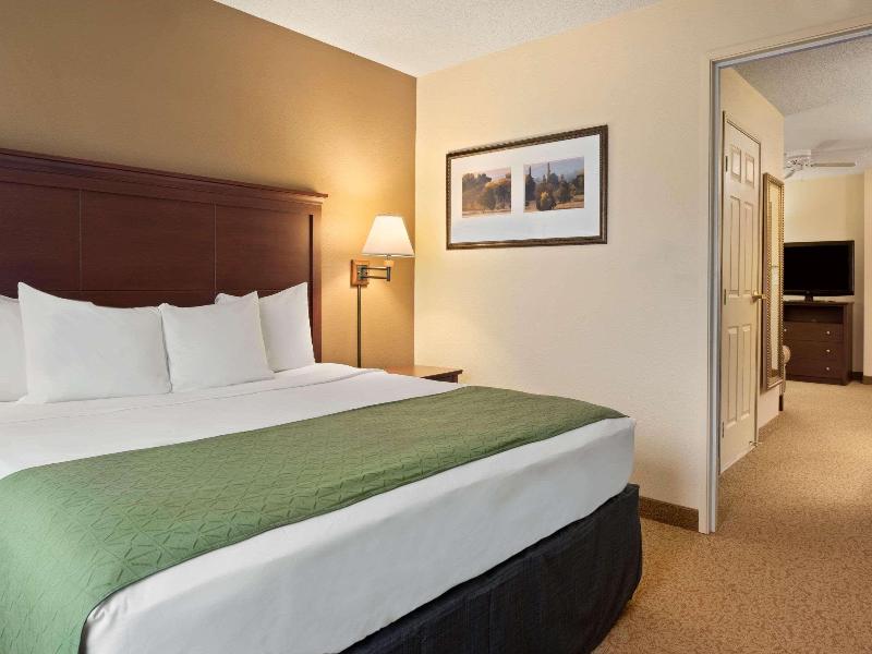 Country Inn Suites By Radisson Stevens Point Wi image