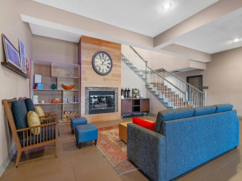 Country Inn Suites By Radisson West Bend Wi image