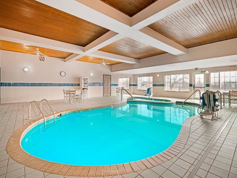 Country Inn Suites By Radisson West Bend Wi image