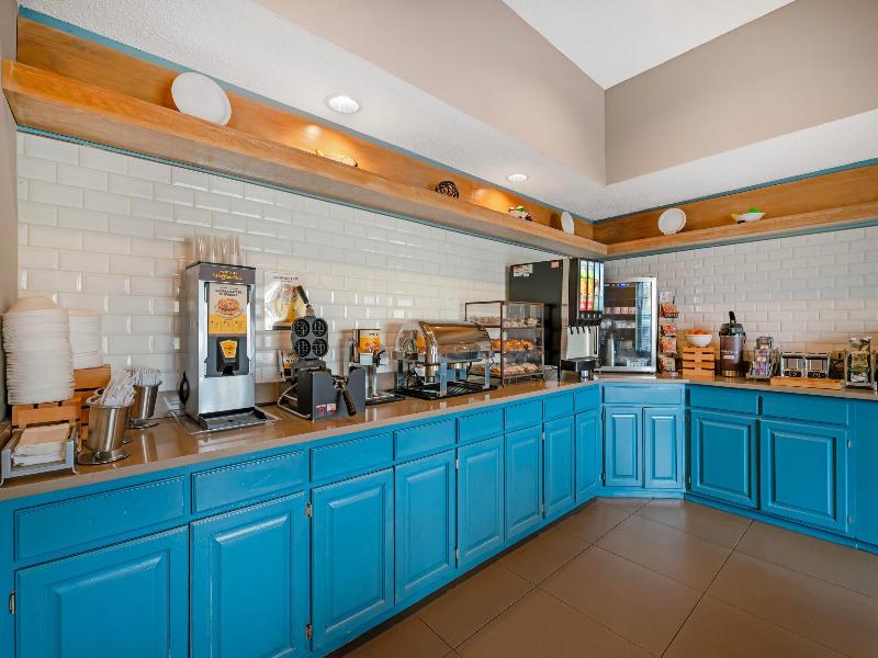Country Inn Suites By Radisson West Bend Wi image
