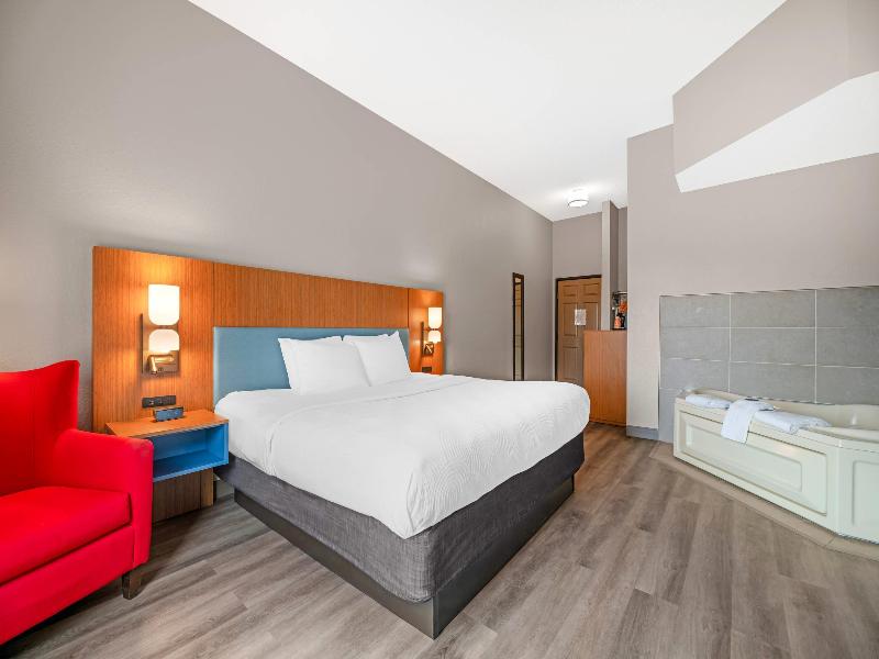 Country Inn Suites By Radisson West Bend Wi image