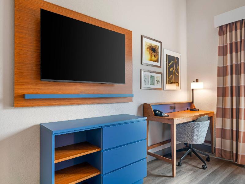 Country Inn Suites By Radisson West Bend Wi image