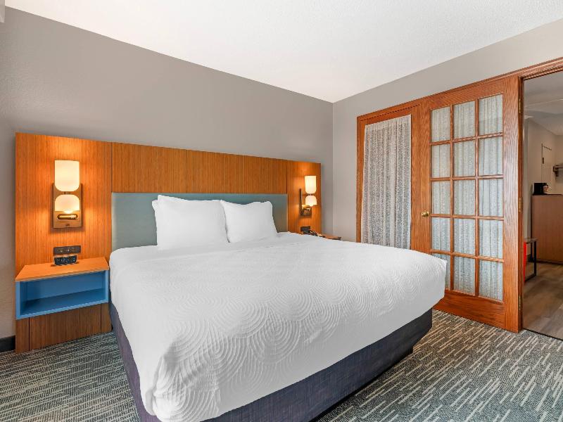 Country Inn Suites By Radisson West Bend Wi image