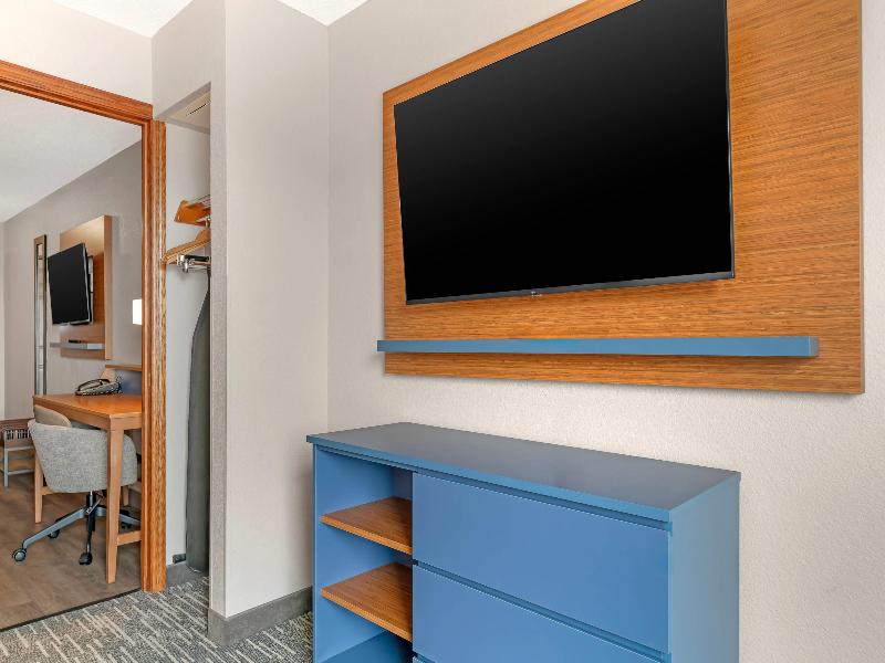 Country Inn Suites By Radisson West Bend Wi image