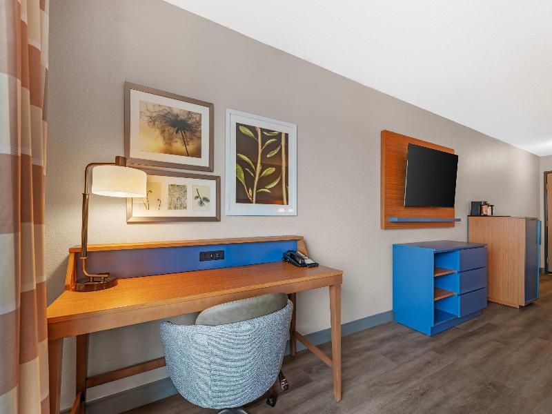 Country Inn Suites By Radisson West Bend Wi image