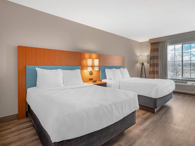 Country Inn Suites By Radisson West Bend Wi image