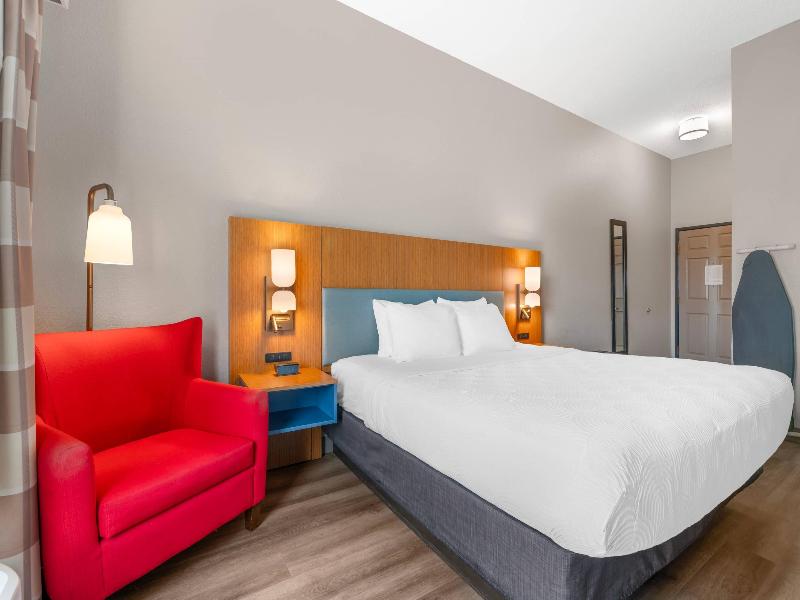 Country Inn Suites By Radisson West Bend Wi image