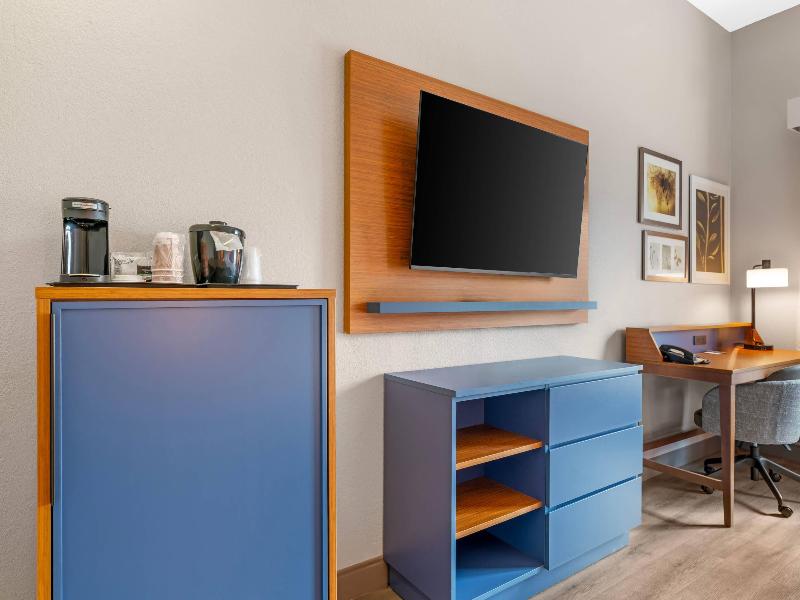 Country Inn Suites By Radisson West Bend Wi image