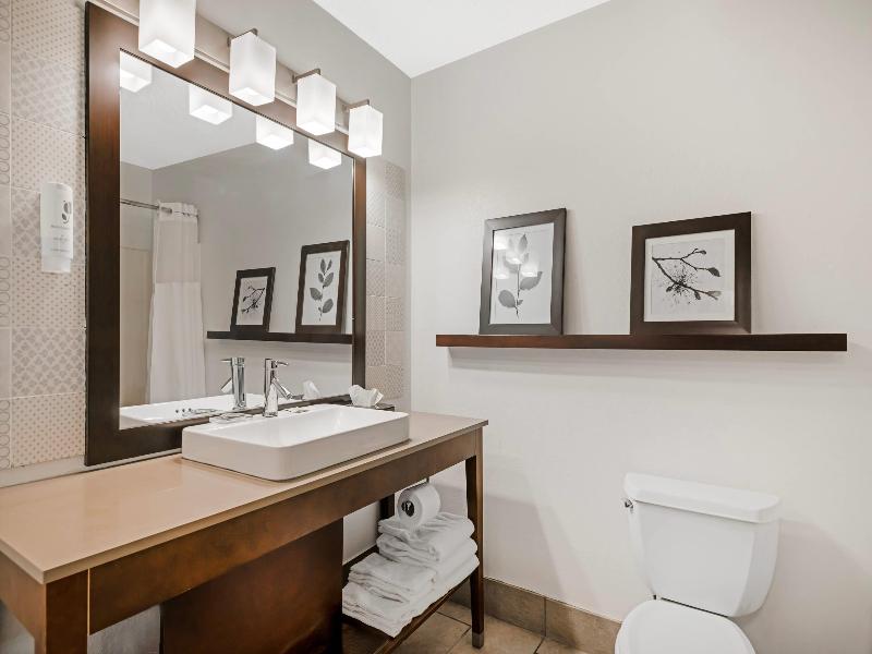 Country Inn Suites By Radisson West Bend Wi image