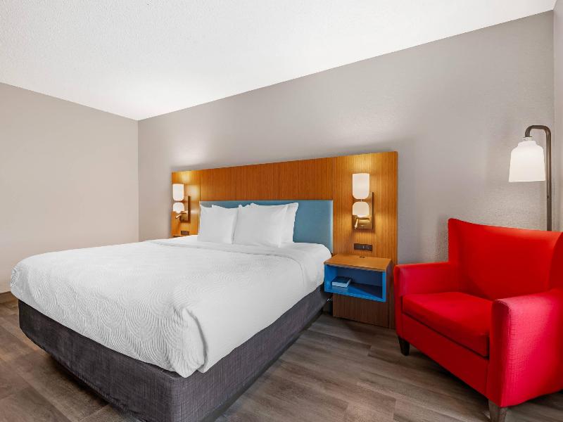 Country Inn Suites By Radisson West Bend Wi image