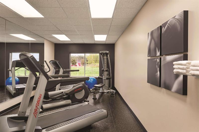 Country Inn Suites By Radisson Willmar Mn image