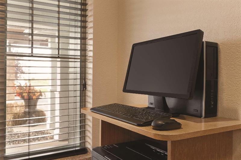 Country Inn Suites By Radisson Willmar Mn image