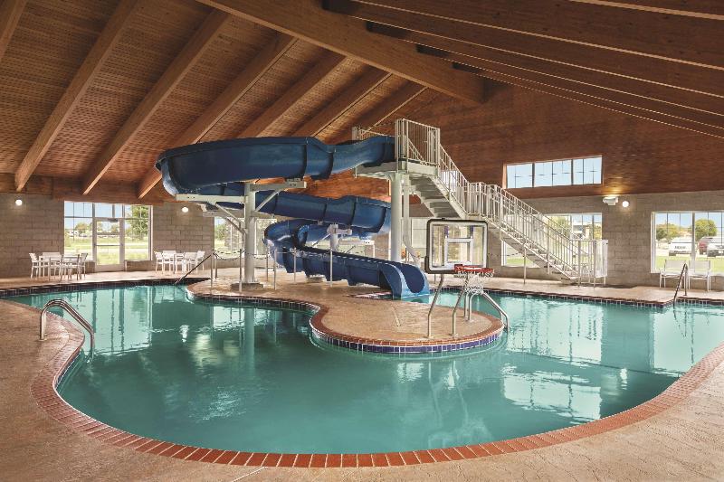 Country Inn Suites By Radisson Willmar Mn image