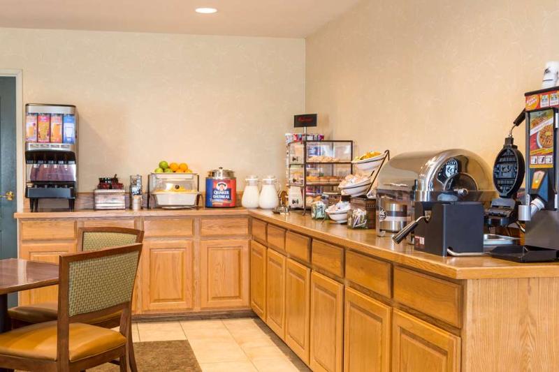 Country Inn Suites By Radisson Nevada Mo