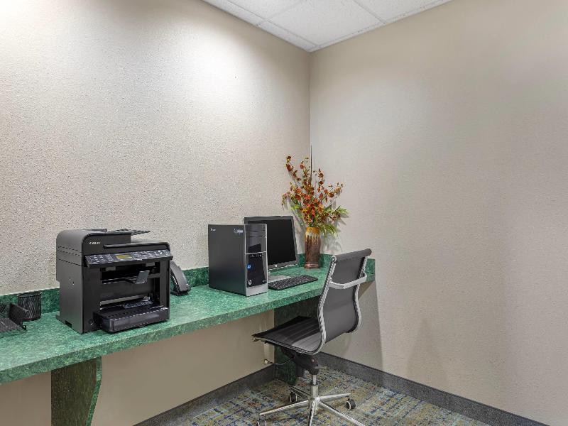 Country Inn & Suites by Radisson, Jacksonville Wes image