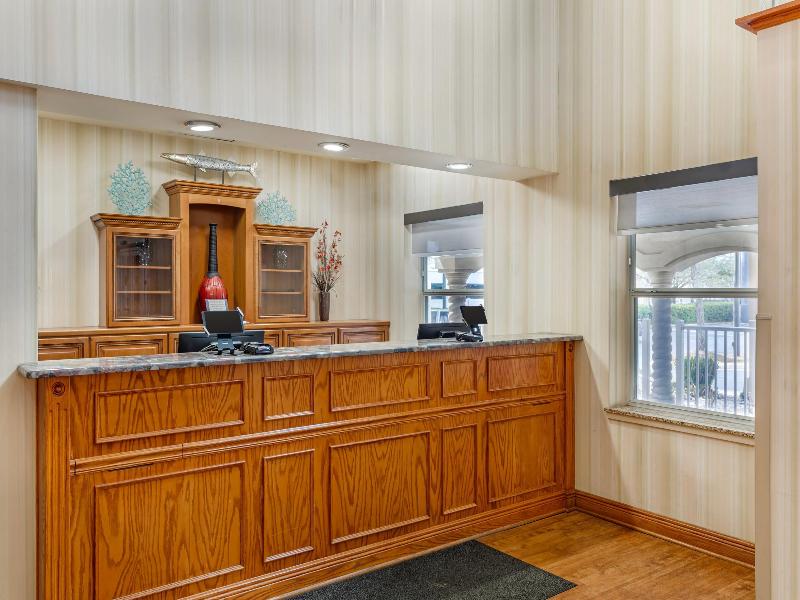 Country Inn & Suites by Radisson, Jacksonville Wes image
