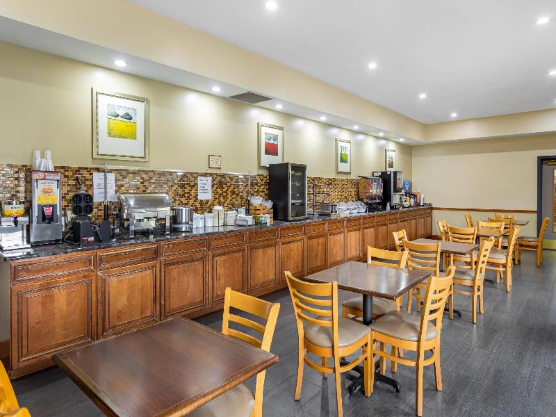 Country Inn & Suites by Radisson, Jacksonville Wes image