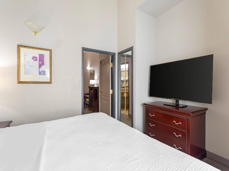 Country Inn & Suites by Radisson, Jacksonville Wes image