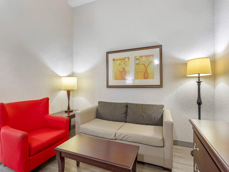 Country Inn & Suites by Radisson, Jacksonville Wes image