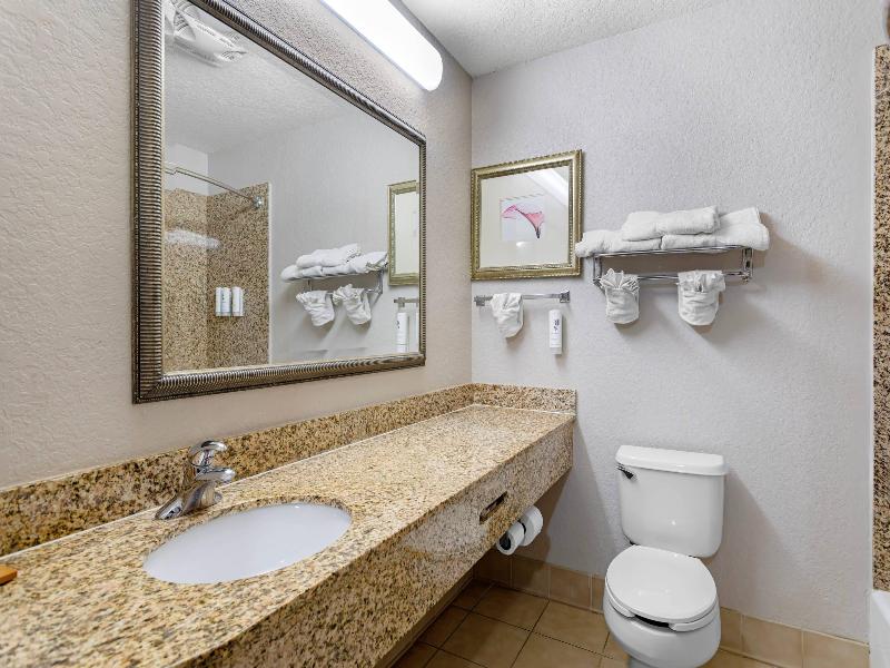 Country Inn & Suites by Radisson, Jacksonville Wes image