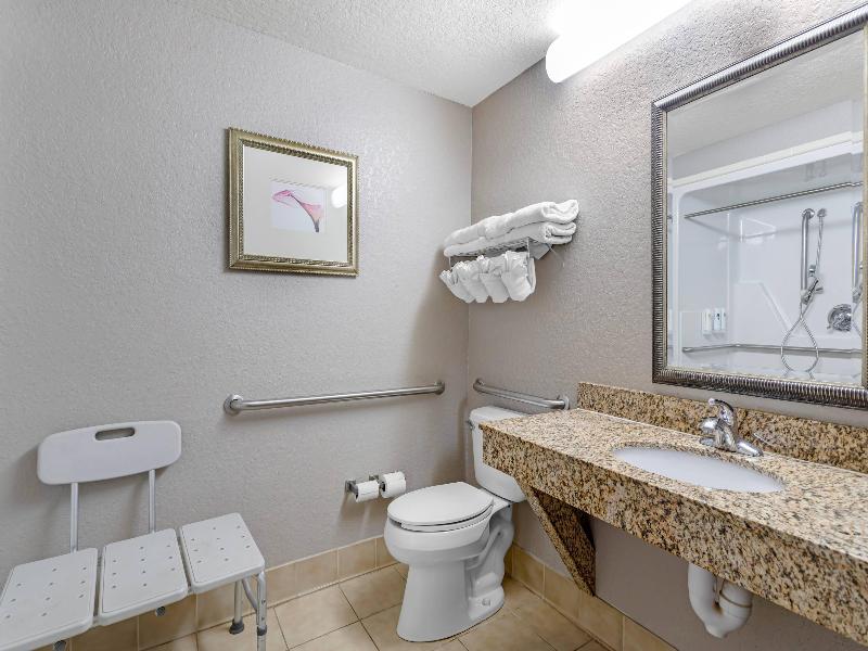 Country Inn & Suites by Radisson, Jacksonville Wes image