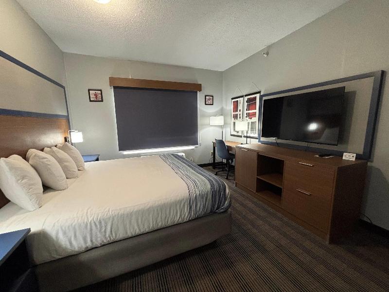 AmericInn by Wyndham Galesburg image