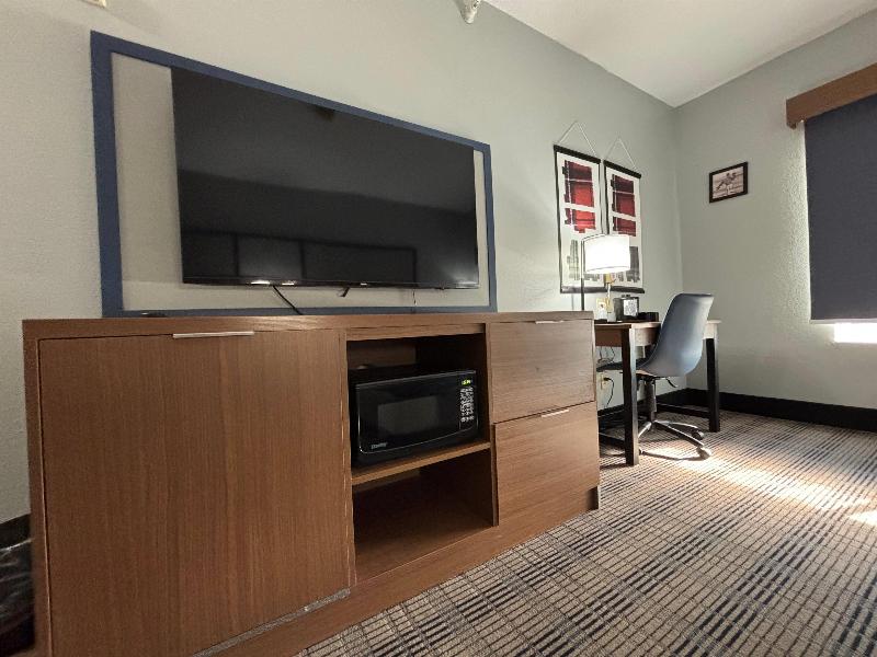 AmericInn by Wyndham Galesburg image