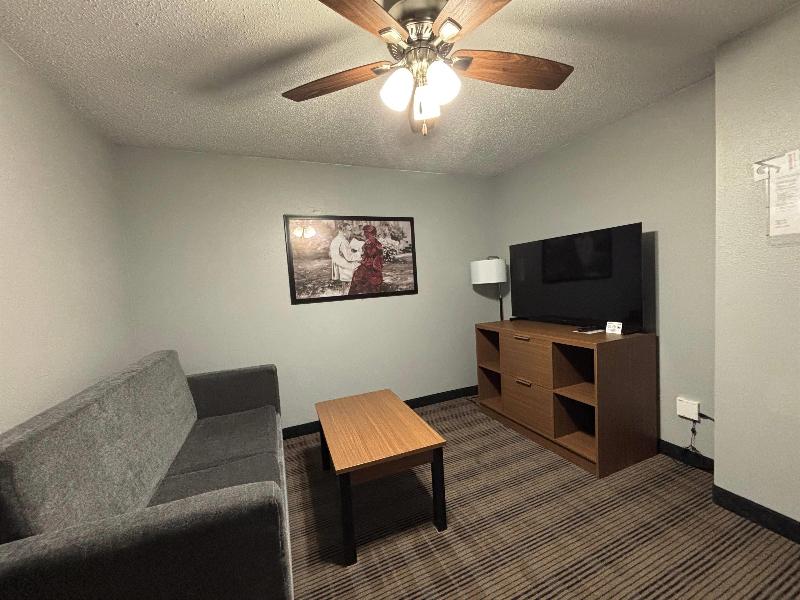 AmericInn by Wyndham Galesburg image